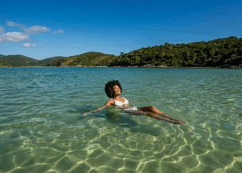 Esse paraíso de águas mansas em Santa Catarina é ideal para relaxar sem pressa