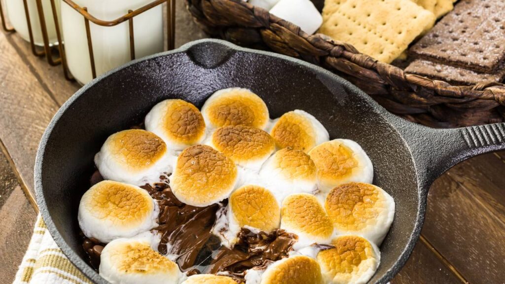 Com 2 ingredientes e uma frigideira, dá pra fazer um lanche quentinho e versátil