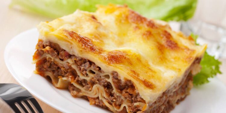 Esta lasanha na caneca pode ser feita no micro-ondas em minutos e é deliciosa