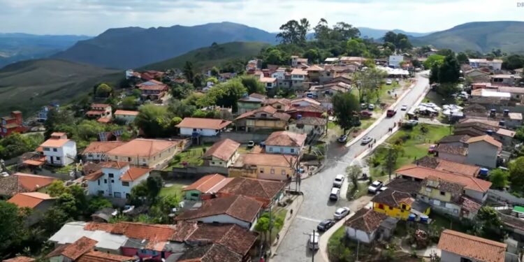 Esse vilarejo nas montanhas de Minas com 1000 habitantes virou um refúgio de quem busca paz