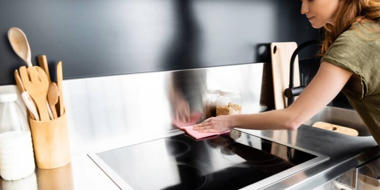 A misturinha mágica para tirar gordura que salva qualquer cozinha