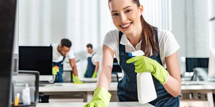 O produto barato que custa poucos reais, limpa cozinha, roupas e banheiro sem esforço