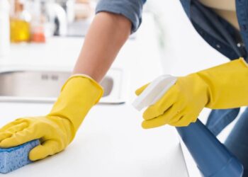 Aprenda os hábitos que mantêm sua cozinha limpa sem perder tempo