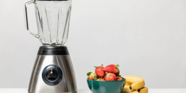 Seu liquidificador vai ficar limpo em segundos com essa dica