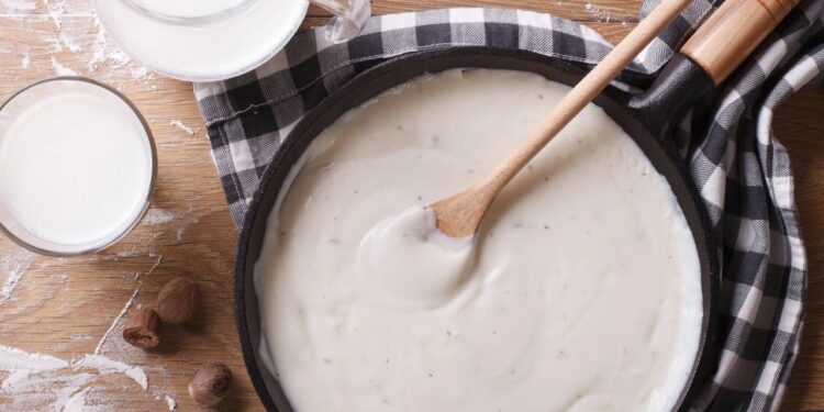 molho branco servido