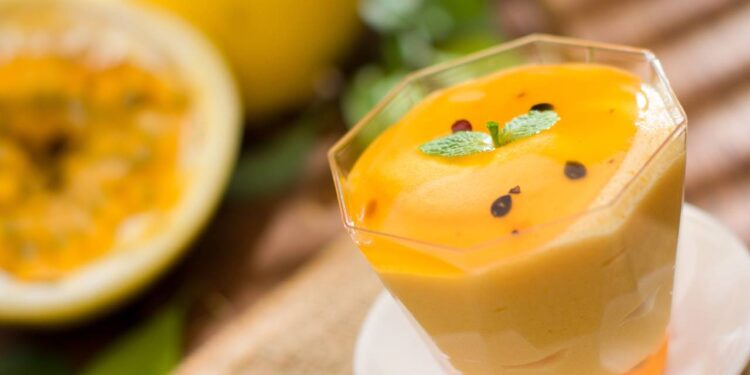 mousse de macarujá em copo