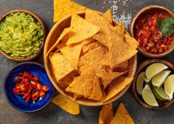 Como fazer nachos de micro-ondas com apenas 3 ingredientes