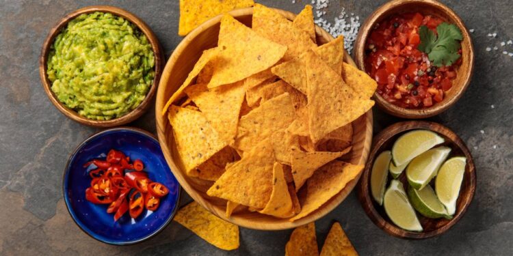 Como fazer nachos de micro-ondas com apenas 3 ingredientes