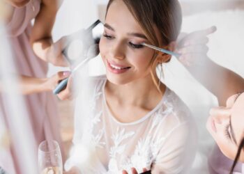 Por que a maquiagem de noiva é mais cara, segundo especialista