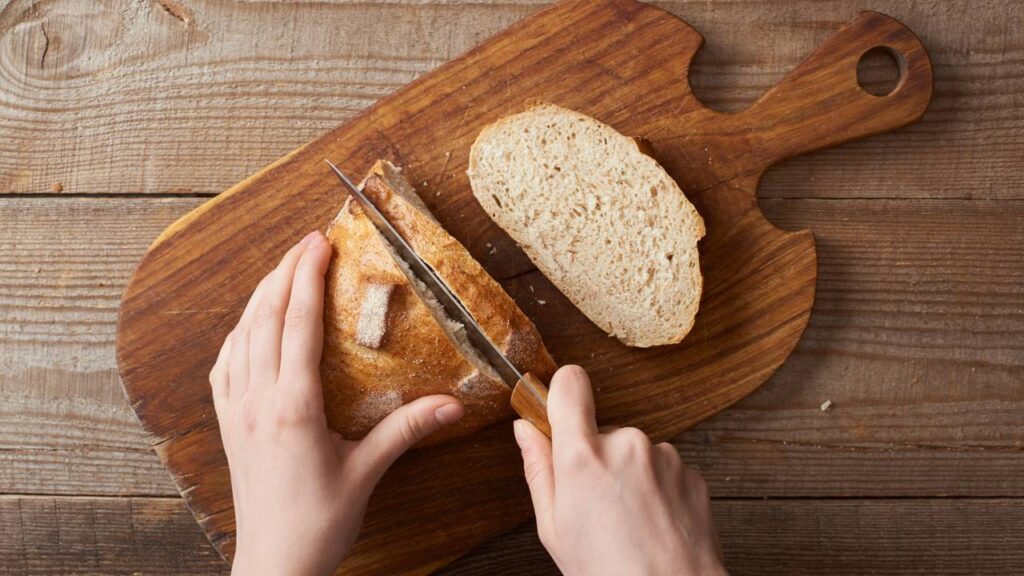 Como fazer pão caseiro da maneira mais fácil e saborosa