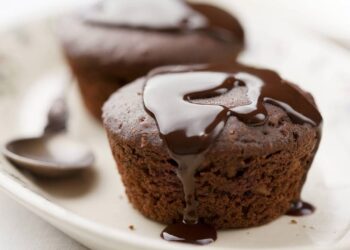 petit gateau servido