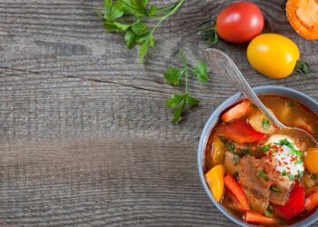 Estas dicas vão tirar toda a gordura dos potes de comida