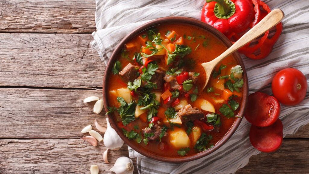 Estas dicas vão tirar toda a gordura dos potes de comida