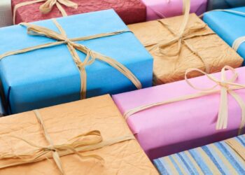 Dicas para não cair no golpe do presente inesperado com taxa de entrega