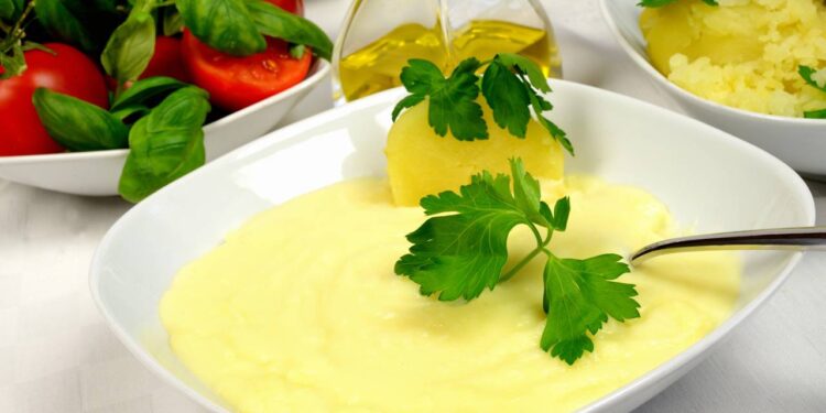 Esse purê de batata simples vai deixar todo mundo com água na boca