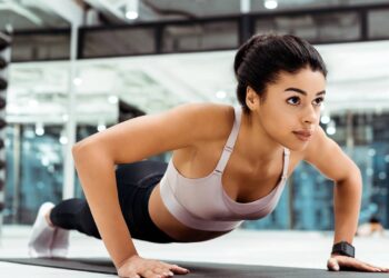 3 exercícios simples e eficientes para trabalhar corpo inteiro em apenas 20 minutos e sentir resultado logo