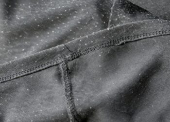 O truque de 5 reais que minha mãe usou nas minhas roupas cheias de bolinhas que parecerem novas novamente