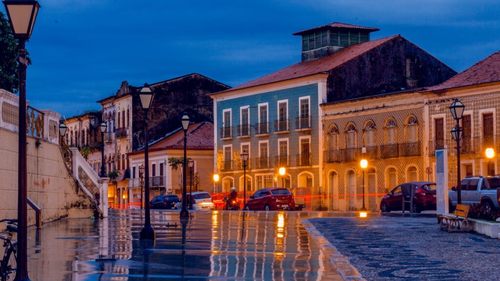 A Atenas Brasileira fundada por franceses encanta com patrimônio histórico e as paisagens da Ilha do Amor