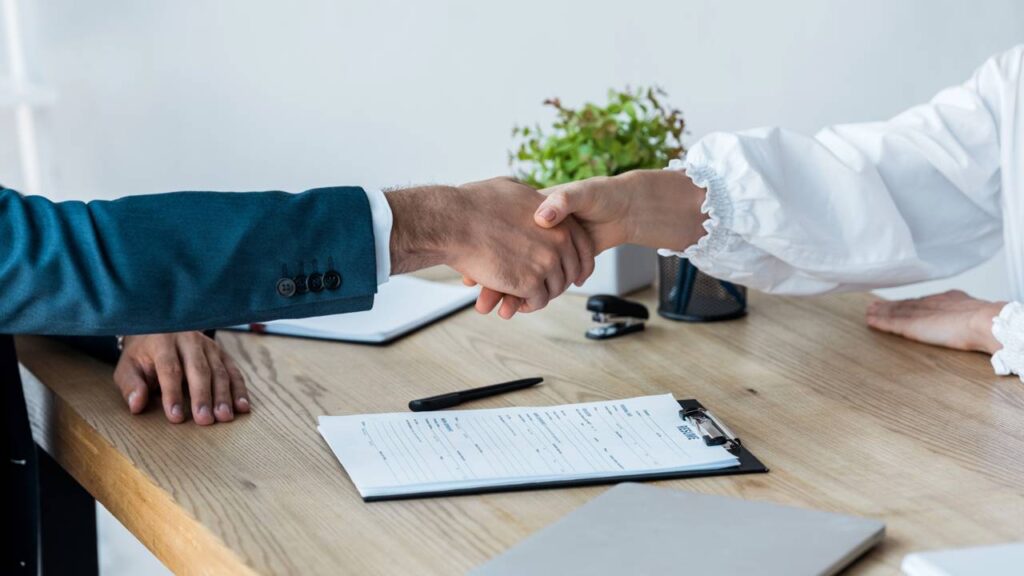 Quatro signos entram em fase favorável nesta semana, com foco em trabalho e finanças