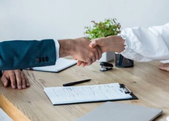 Quatro signos entram em fase favorável nesta semana, com foco em trabalho e finanças