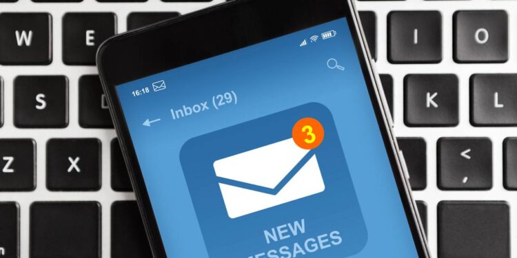 O falso SMS dos Correios dizendo que sua encomenda está retida na alfândega