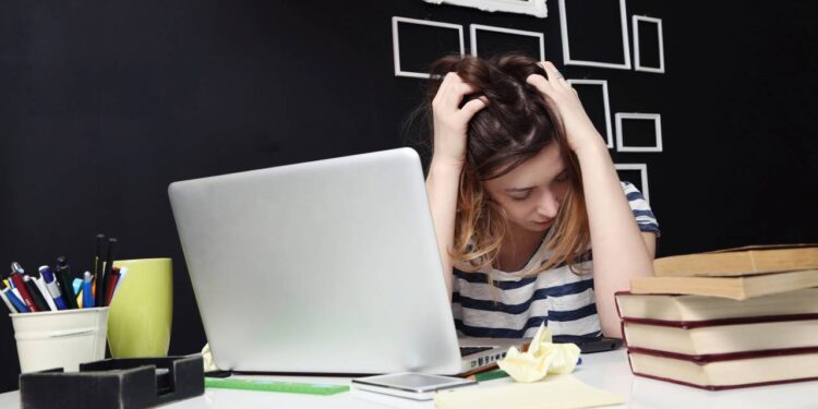 Saiba como a pressão no trabalho afeta cada signo de forma diferente, influenciando foco, organização e reações emocionais