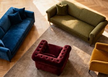 A tendência de cores para sofás que promete dominar 2026