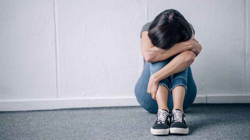 Sentir-se sozinho o tempo todo pode ser sinal de solidão tóxica