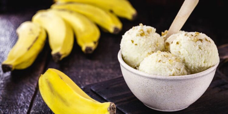 Como fazer sorvete caseiro de banana sem açúcar