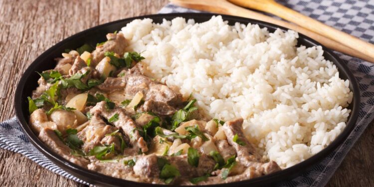 strogonoff com arroz