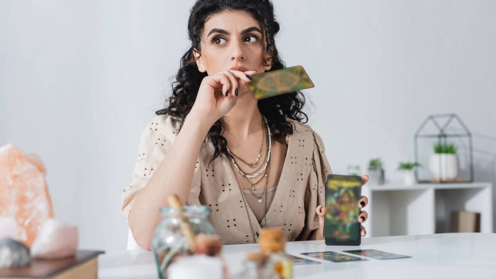 Como o tarô pode revelar seus medos ocultos