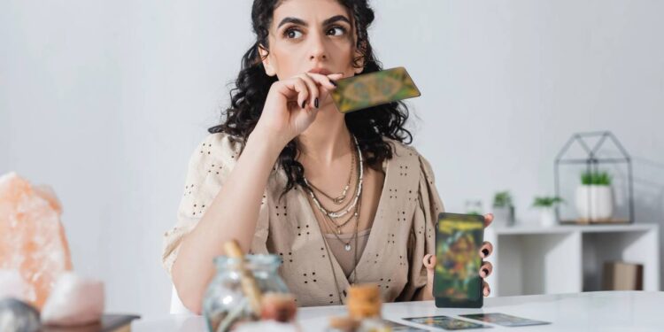 Como o tarô pode revelar seus medos ocultos