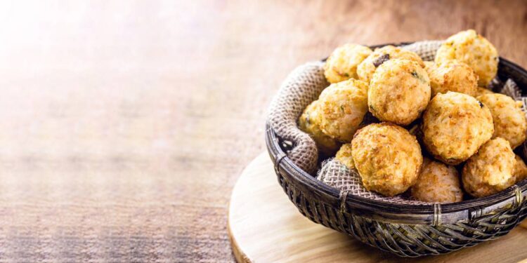 bolinho de arroz frito
