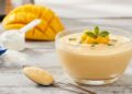 Este é o melhor jeito de comer manga no verão, uma sobremesa doce e refrescante com apenas 2 ingredientes, e feita no liquidificador