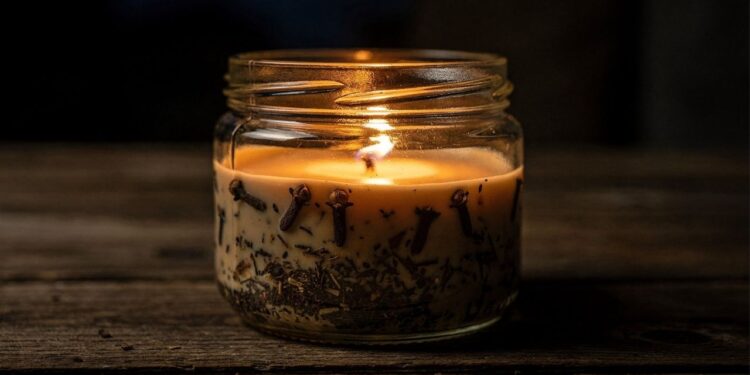 Morria e não sabia: É só pingar vela no café! Depois que aprendi não gasto mais dinheiro!