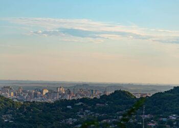 Brasileiros estão descobrindo uma cidade gaúcha onde estudar, viver e circular é mais fácil