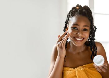 Práticas regulares de autocuidado ajudam a melhorar a saúde, aumentar a autoestima e criar uma rotina mais equilibrada