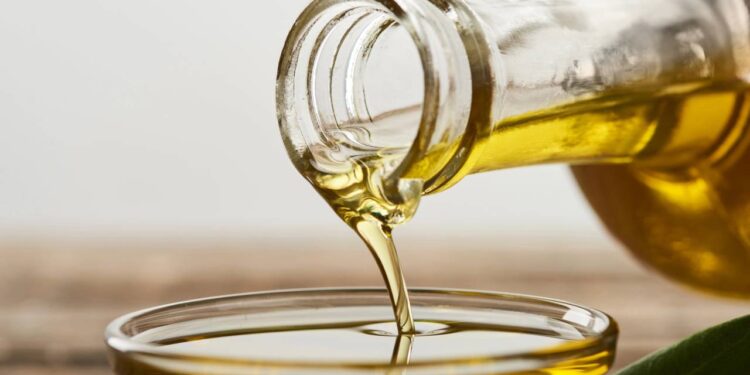 O uso do azeite de oliva no fim do preparo melhora cremosidade e destaca temperos sem mascarar ingredientes