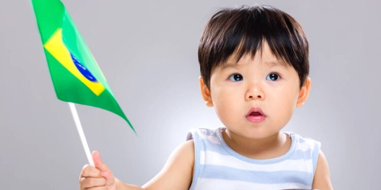 Helena e outros 2 nomes foram os mais registrados no Brasil em 2025, comprovando que os nomes curtos estão em alta no país