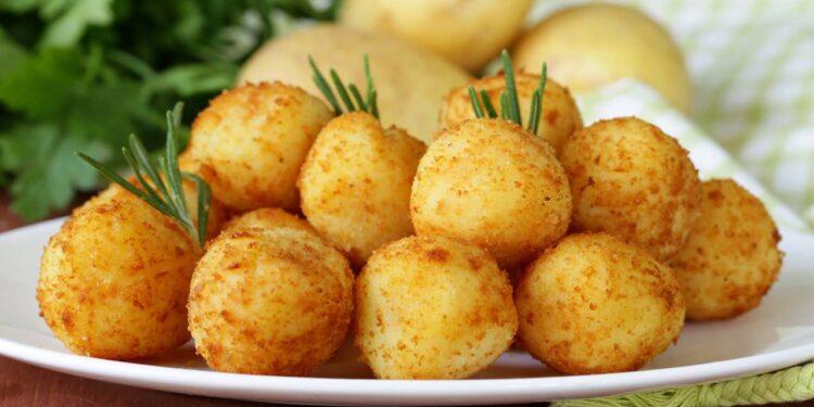 bolinhas de queijo servidas