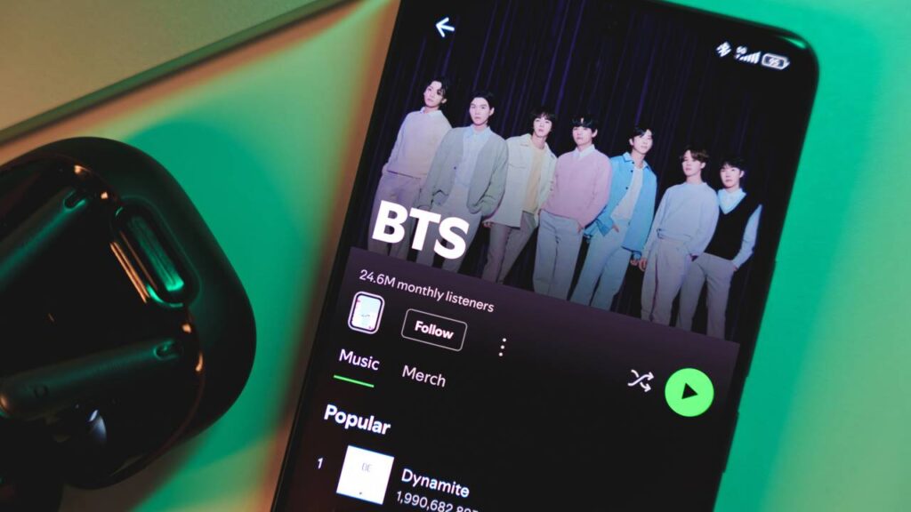 Como dar ao seu bebê um nome inspirado no BTS, fugindo do óbvio e sem usar os nomes dos integrantes do grupo