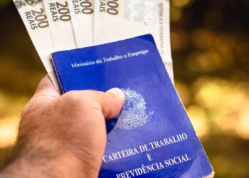 Escala reduzida, horas extras, férias e folgas, saiba o que muda nas leis trabalhistas de 2026 e por que o cenário anima os trabalhadores