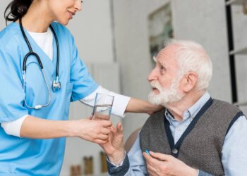 Piso salarial para enfermeiros pode chegar a R$ 10 mil por mês dependendo de sua função