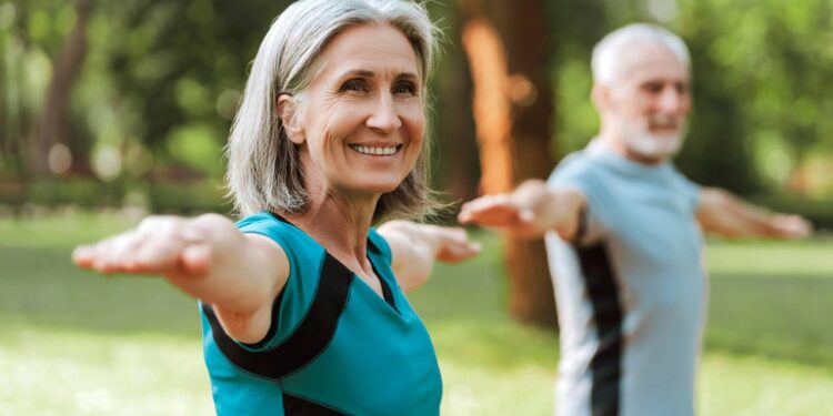 mulher fazendo exercícios