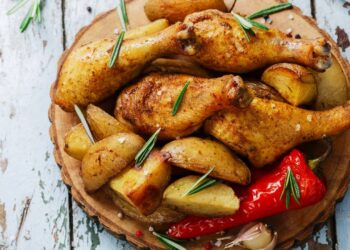 frango assado com batatas