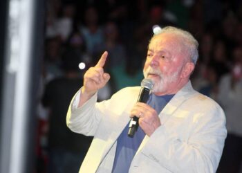 Presidente Lula sanciona lei que dá fim a descontos no INSS para alegria de aposentados e pensionistas