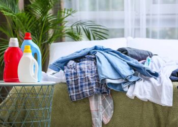 Percebeu sujeira acumulando? Estas 3 receitas caseiras podem resolver rápido