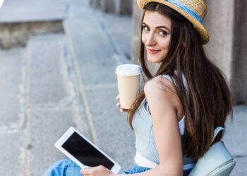 Nomes femininos com sete letras se destacam por sonoridade fluida, escrita equilibrada