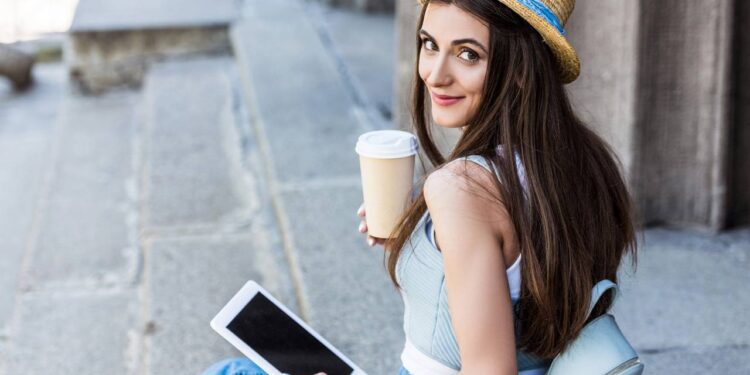 Nomes femininos com sete letras se destacam por sonoridade fluida, escrita equilibrada