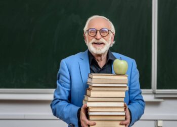 Piso do magistério 2026 pode ser reajustado em 6,25%, com novo cálculo que soma inflação e parte do crescimento